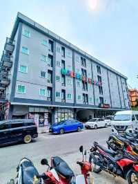 “Malibest Resort: Beachfront Bliss on a Budget”