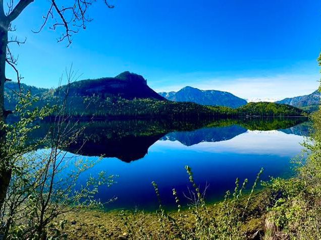  Crystal-clear waters and dramatic peaks