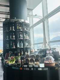 【香港国際空港】魅力的なラウンジ&レストラン