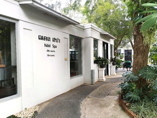 Zantiis Ndol Villas