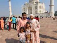 Magnificient World Wonder - Tajmahal
