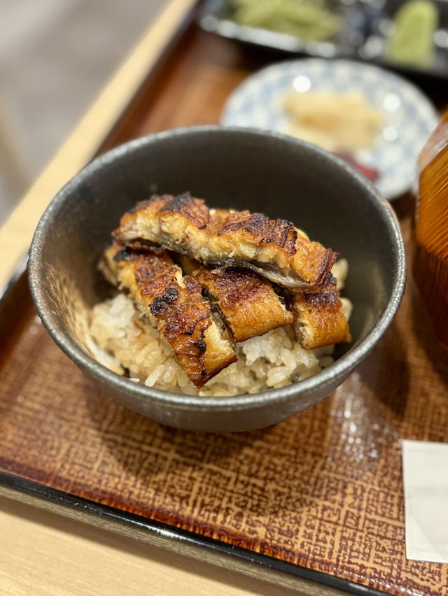 【福岡・天神】外はパリっと中はふっくらの名物ひつまぶし「うなぎ 三代目 源内」