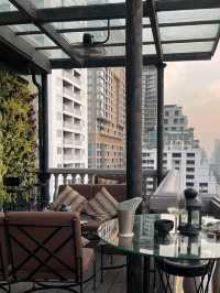 🎩 Step Into Vintage Luxury – Hotel Muse Bangkok 🏨🌃🍷