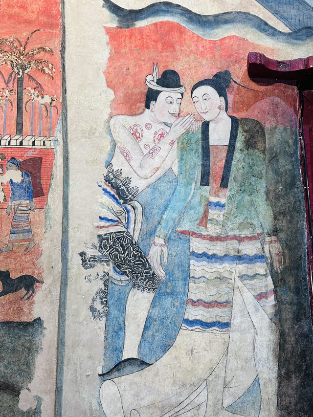 タイにある“愛をささやく”壁画