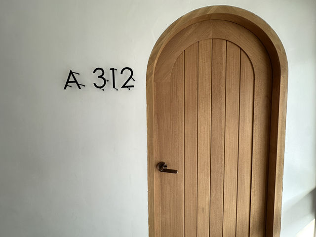 โรงแรมแกรนด์สัตหีบ (Grand Sattahip Hotel)