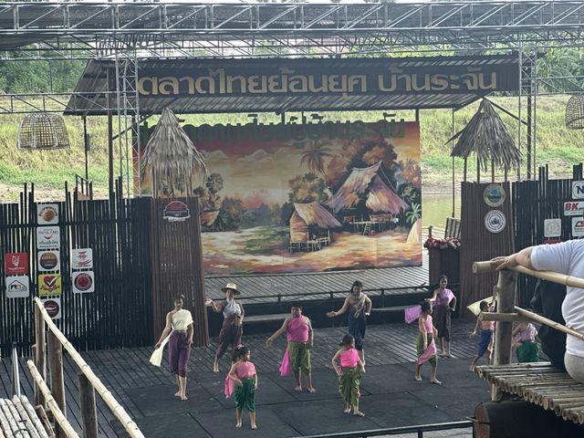 ตลาดไทยย้อนยุคบางระจัน จ.สิงห์บุรี