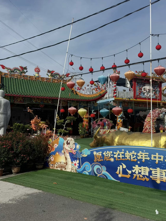 A Sacred Sanctuary for All – Qingshan Hou Wang (Er Gong) & Bailong Wang Temple, Malacca