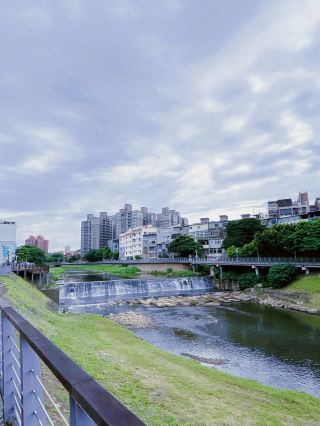 Taoyuan Zhongli Hidden Gem: Lao Jie Creek Bike Path, A Tranquil Urban Retreat Under the Green Canopy