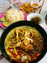 แนะนำร้านเด็ด เส้นดอยตุงสายเก่า “ข้าวซอยป้าหรอย”