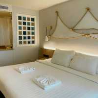 A Coastal Retreat of Serenity and Splendor