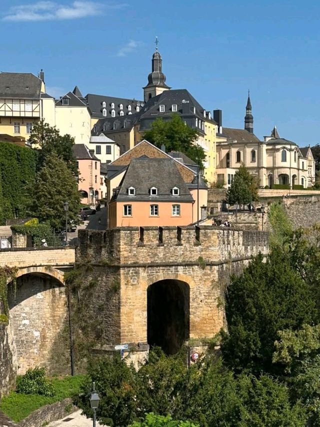 🇱🇺✨ Luxembourg Surprise: Big Adventures, Low Prices! 🎒💶