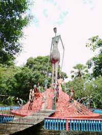 วัดน้ำตกธรรมรส โบสถ์กลางน้ำสีชมพู
