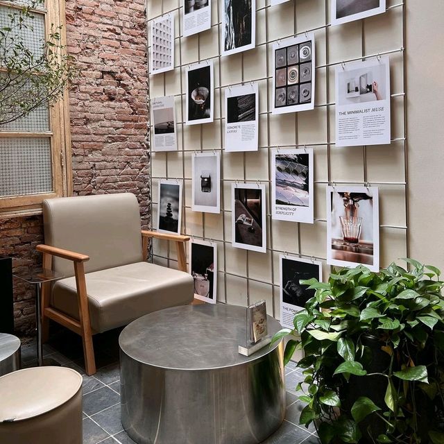 Universal Tea Café