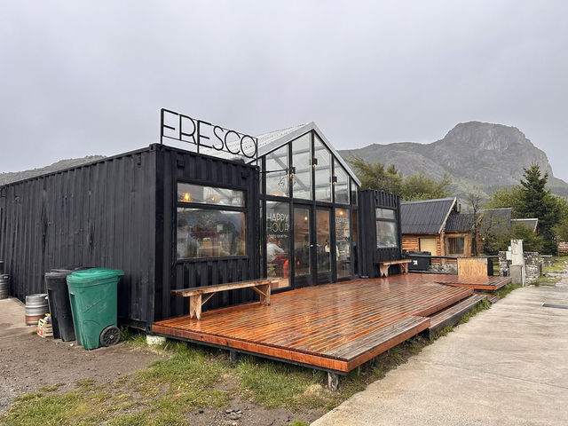 【Fresco Bar｜ハイキング後に最高の一杯とハンバーガー】 