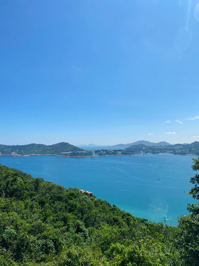 香港｜鶴咀道上一路的藍天白雲與大海🌊🩵