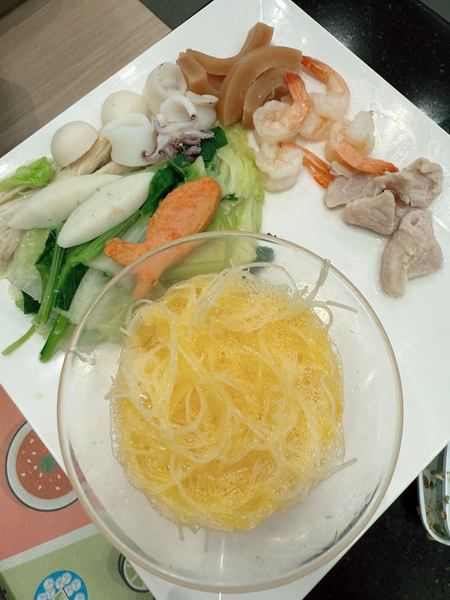 มาลองเมนูใหม่ของ MK สุกี้ผัดแห้งในหม้อแดง!!