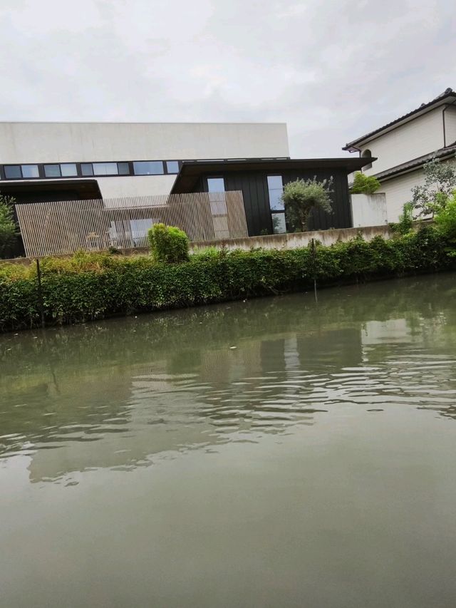 柳川真係俾河道環繞嘅一個地方