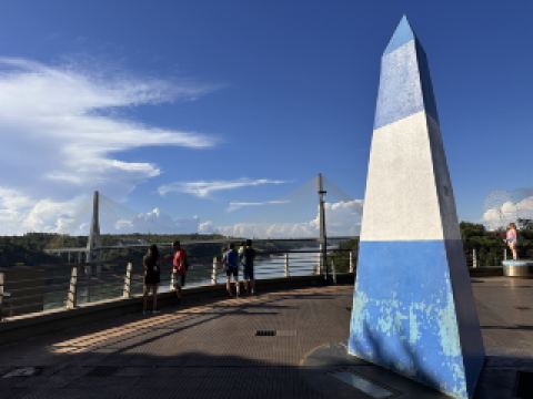 [Hito Tres Fronteras | จุดที่สวยงามน่าทึ่งที่ซึ่งสามประเทศมาบรรจบกัน]