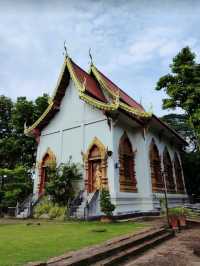 วัดเจ็ดยอด หรือเรียกทางการว่า วัดโพธารามมหาวิหาร