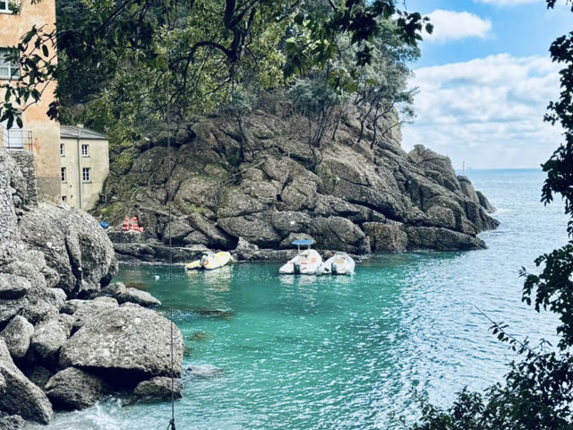 Camogli: My Colorful Coastal Dream Near Milan! 🇮🇹🌈🌊