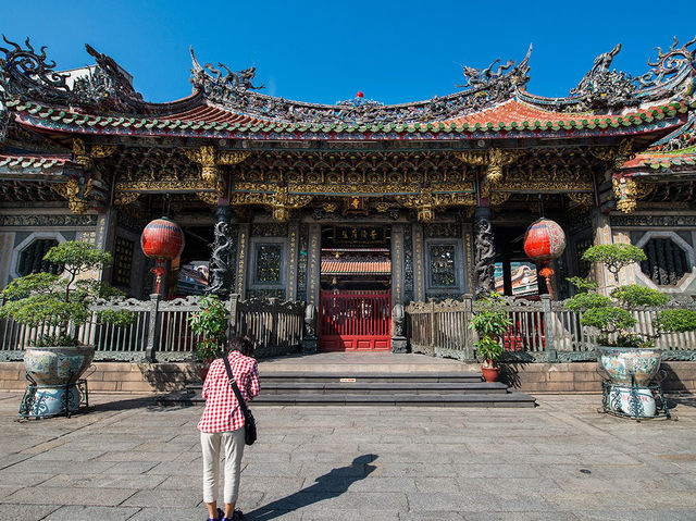 艋舺精神象徵：台北龍山寺240年建築與信仰巡禮