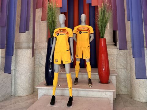 Barça Store（Canaletes）｜ラ ランブラ通りの公式バルサショップ