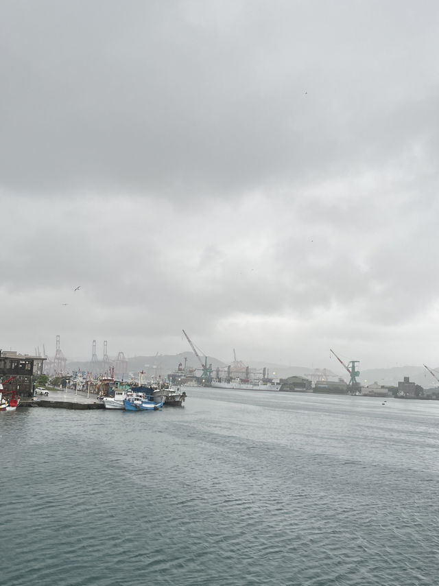 🌧️基隆雨中自駕一日遊｜霧氣中的城市美學，靜靜散步剛剛好 