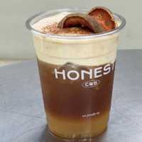🕰️ Honest Coffee & Service คาเฟ่มินิมอลแสนอบอุ่น