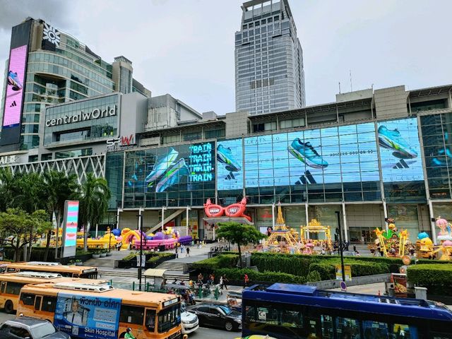 曼谷 CentralWorld，城市心臟的購物天堂。