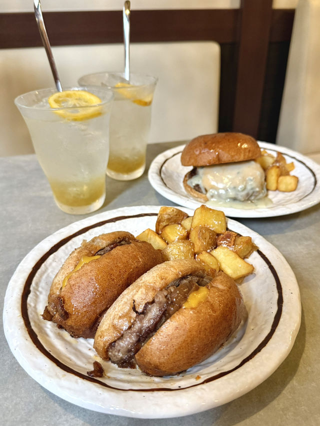 【東京観光】˗ˏˋ こんなビジュのバーガーはじめて🥹 ˎˊ˗