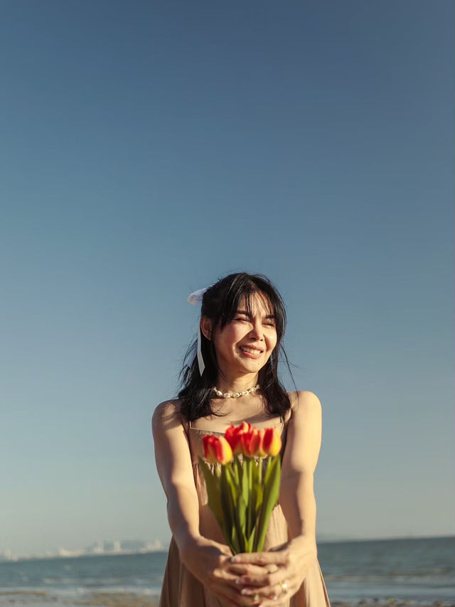 "พกกล้องแล้วไปบางแสน ถ่ายรูปเก็บโมเมนต์ทะเลสวยๆ"🌊