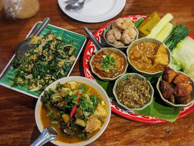 “เฮือนม่วนใจ๋" ร้านอาหารเหนือเชียงใหม่