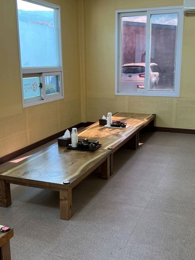 [🇰🇷チョンド] 地元に愛される座敷ごはん処「ククスサラン」で味わう素朴なカルグクスの魅力