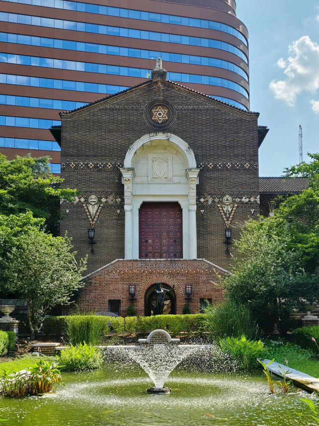 Exploring University of Pennsylvania: Ivy League Legacy & Hidden Gems