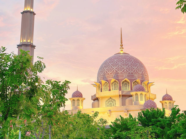 The Icon in Pink — Masjid Putra, Putrajaya 