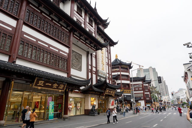 Yuyuan Garden (สวนอวี้หยวน) – เซี่ยงไฮ้, จีน Yuyuan Garden (สวนอวี้หยวน) – เซี่ยงไฮ้, จีน