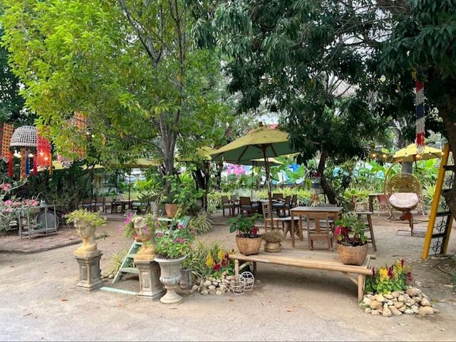 บ้านพระยาสุเรนทร์บายมาดามมูเซอ อาหารพื้นเมือง