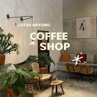 คาเฟ่ปลวกแดง LOT89 มู๊ดดีสไตล์ลอฟต์