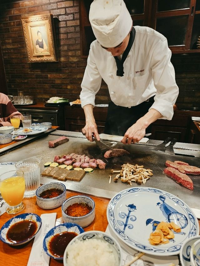 ร้าน Steak ที่นุ่มละลายในเมืองโกเบ ร้าน Steak ที่นุ่มละลายในเมืองโกเบ