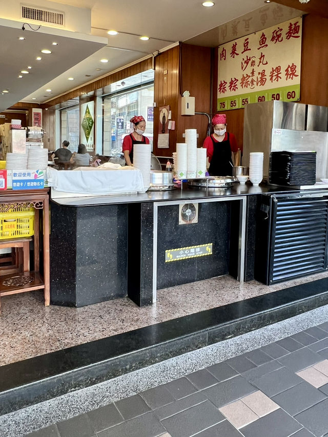 台北ローカル！ちまき専門店「王記府城肉粽」