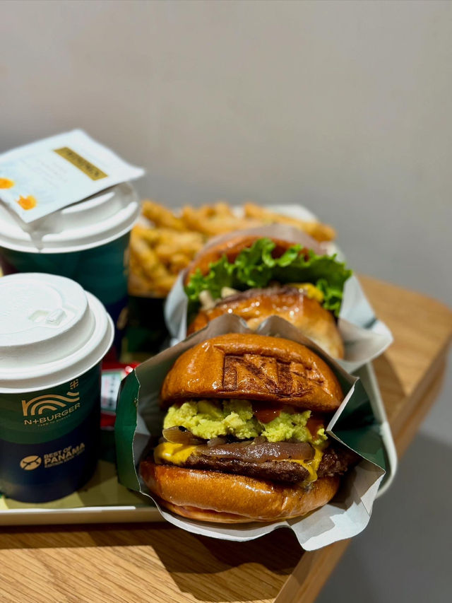 本地漢堡包品牌🍔 N+ BURGER 載譽回歸利東街🥳  本地漢堡包品牌🍔 N+ BURGER 載譽回歸利東街🥳
