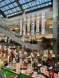 ブーゲンビリアが咲き誇る空港
