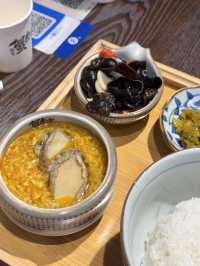 ข้าวราดซอสปู ที่อร่อยมากในเซี่ยงไฮ้