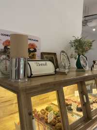 The Coziest Bakery Vibes at Cafe Honest, Phnom Penh 🍰✨