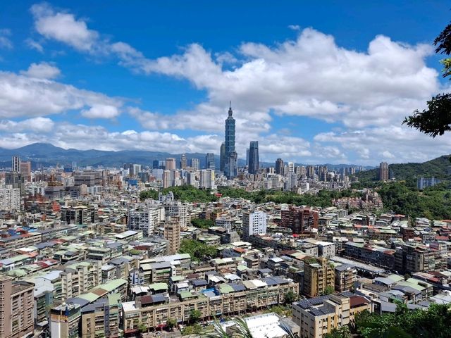 The Bright Fuzhou Shan Park in Da'an District, Taipei City, Taiwan The Bright Fuzhou Shan Park in Da'an District, Taipei City, Taiwan