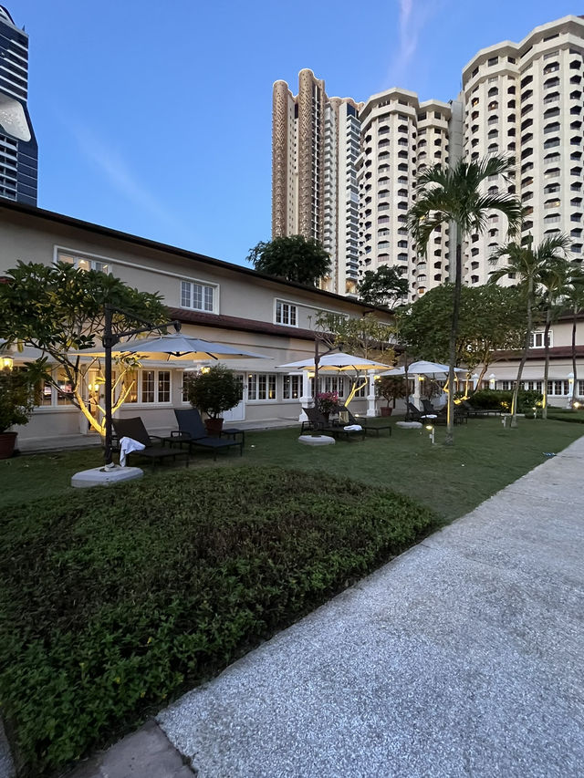 Goodwood Park Hotel  – Luxury Stay with Elegant Pool Lounge