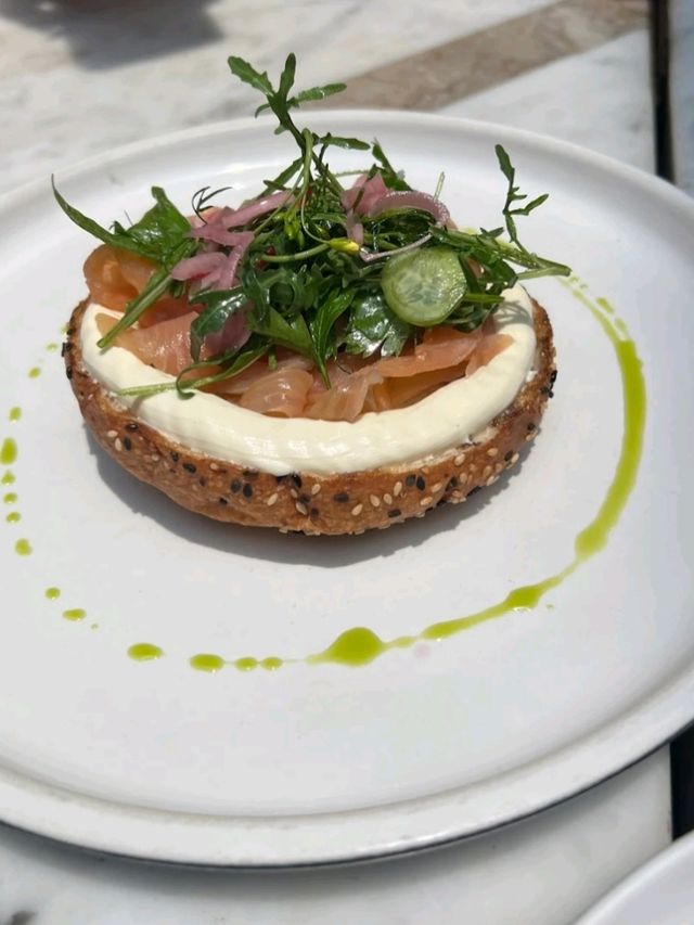 CAFÉ WITH GOOD BREAKFAST SANDWICHES AND COFFEE.