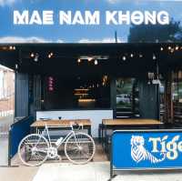 Mae Nam Khong Thai Restaurants: ร้านไทยอร่อยเริศ