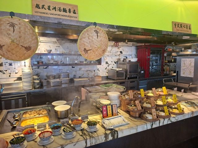 ✨️將軍澳五星級酒店自助午餐🤤多款刺身生蠔選擇🤭多甜品吃