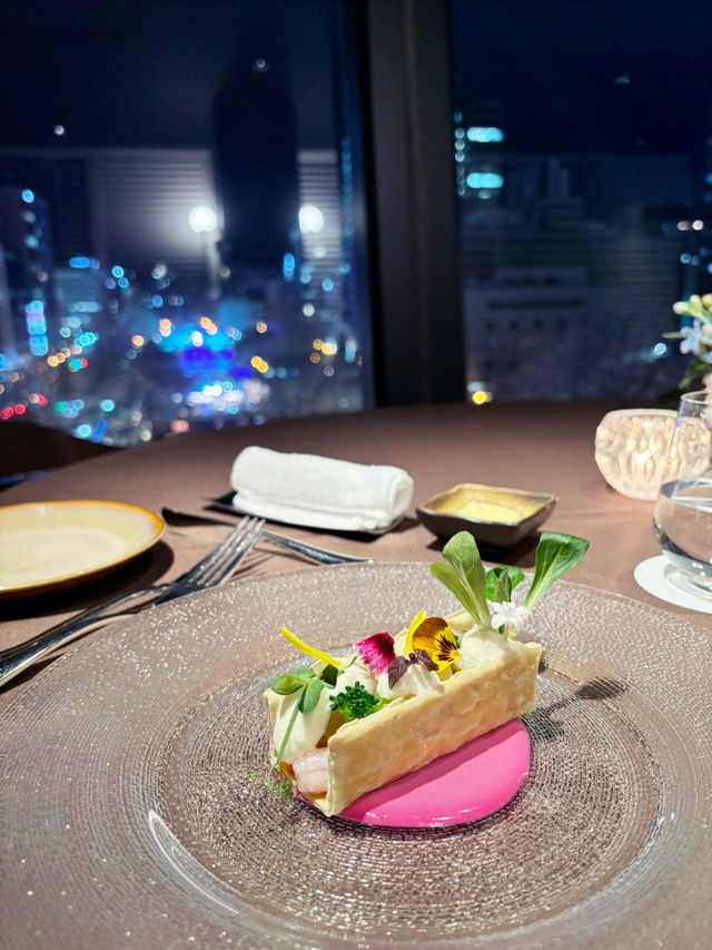 無死角飽覽大通公園 🌃 在札幌電視台的晚餐體驗 🍽️